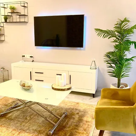 Appartement Lovely Con Patio