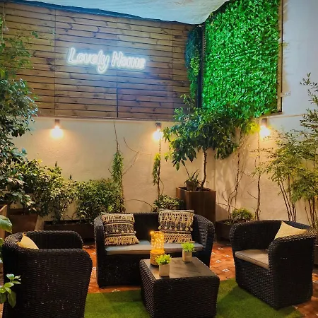 Lovely Con Patio Granada