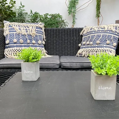 Lovely Con Patio Apartment *